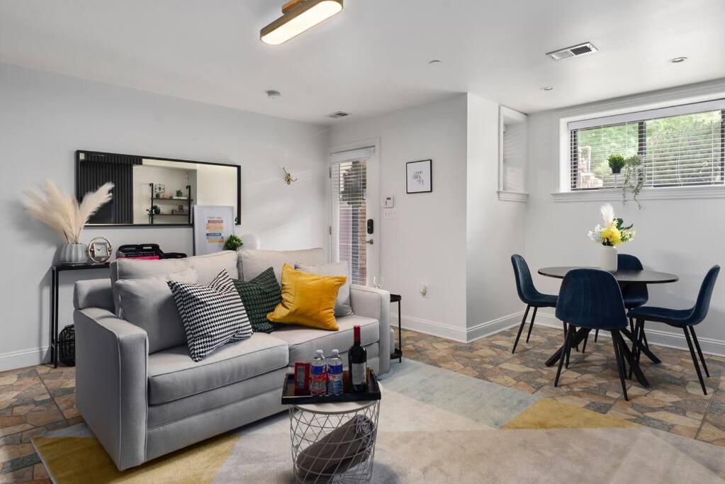 Upscale 2Br Apartment With Patio Washington Buitenkant foto